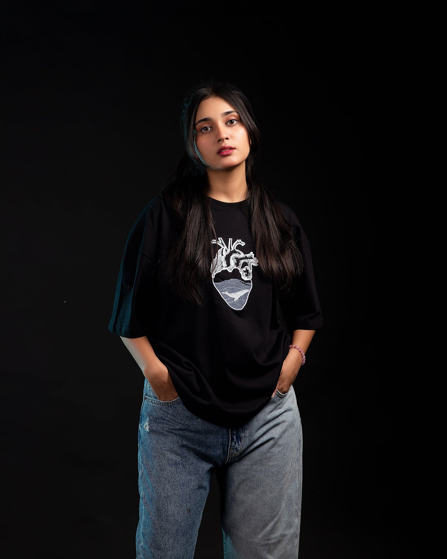 Heart - Black - Oversized T-Shirt