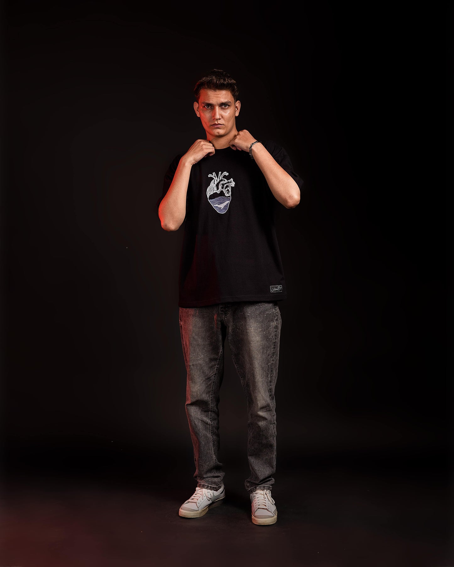 Heart - Black - Oversized T-Shirt