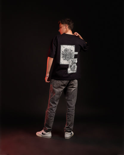 Heart - Black - Oversized T-Shirt